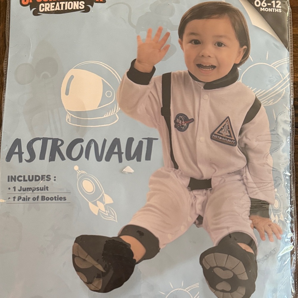 Spooktacular Creations Astronaut Costume for Infants - White and Black (6-12 M) - Picture 2 of 5